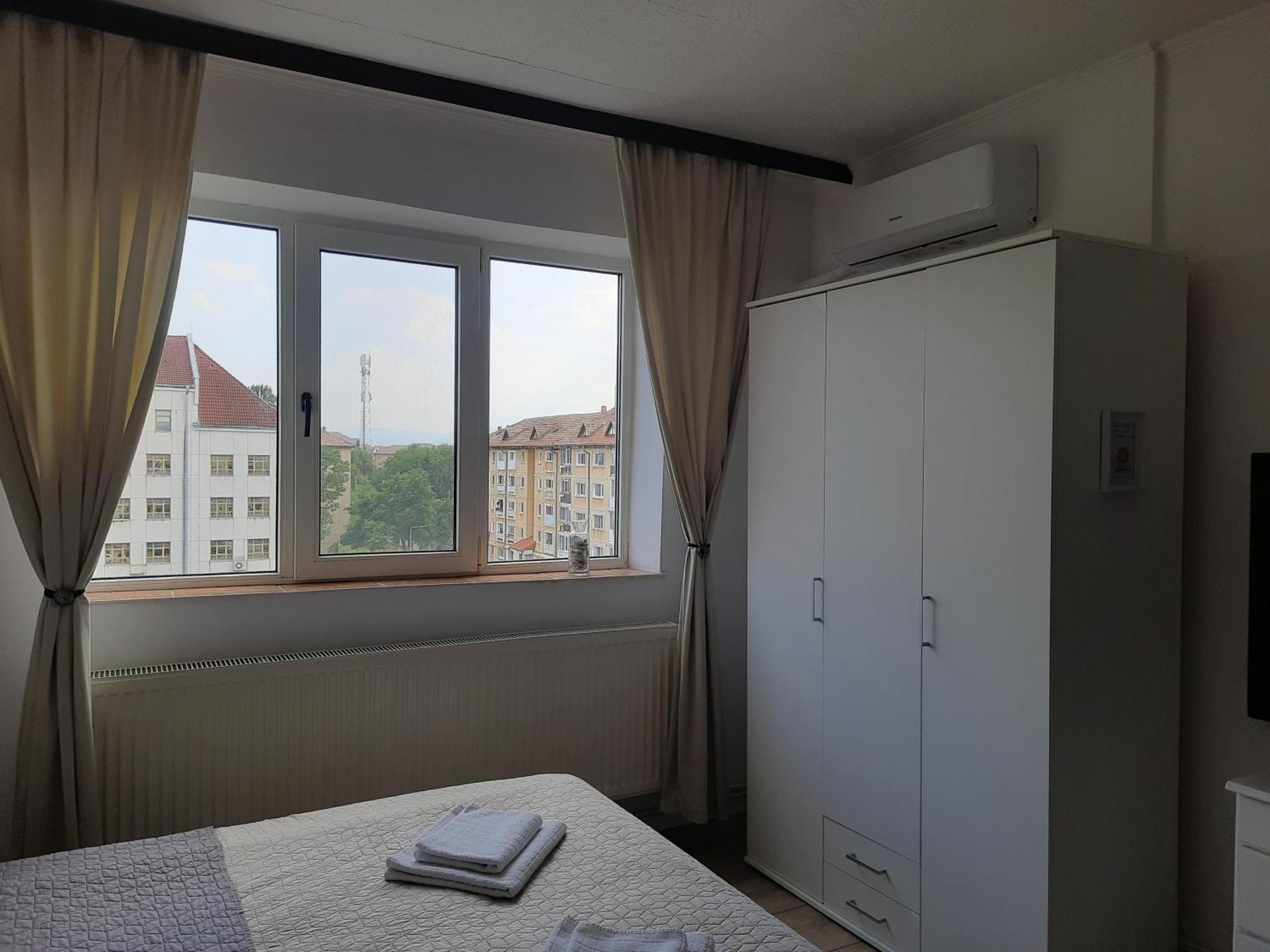 Lyra Apartment Сфынту-Георге Экстерьер фото